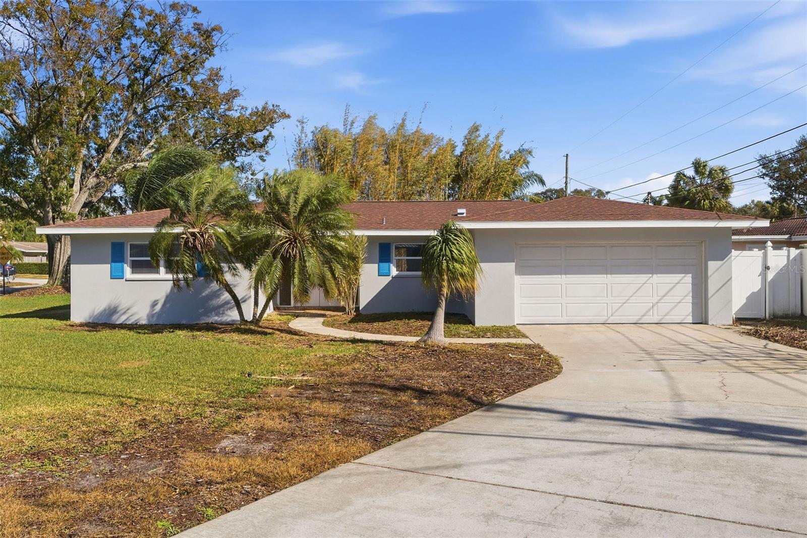 Single Family Residence em ST PETERSBURG, FL - Daniel Dourado