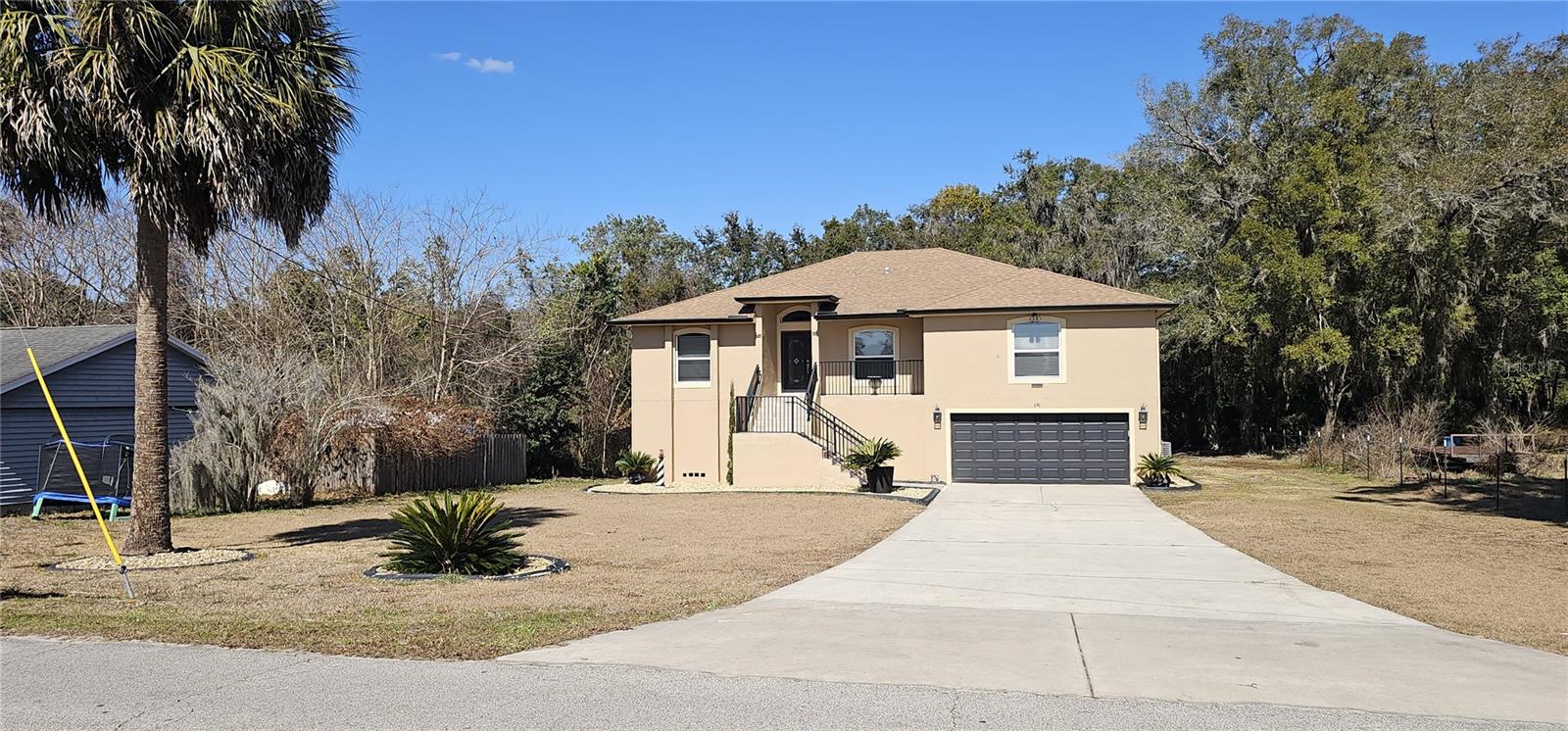 Single Family Residence in DELAND, FL - Daniel Dourado