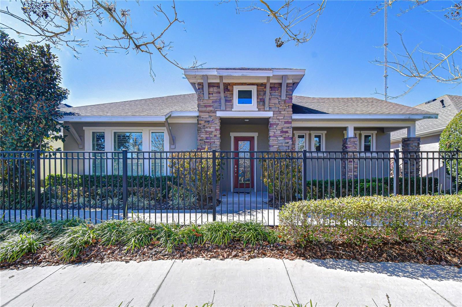 Single Family Residence in LITHIA, FL - Daniel Dourado