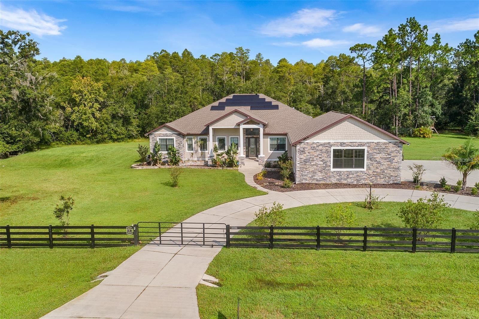 Single Family Residence em SPRING HILL, FL - Daniel Dourado