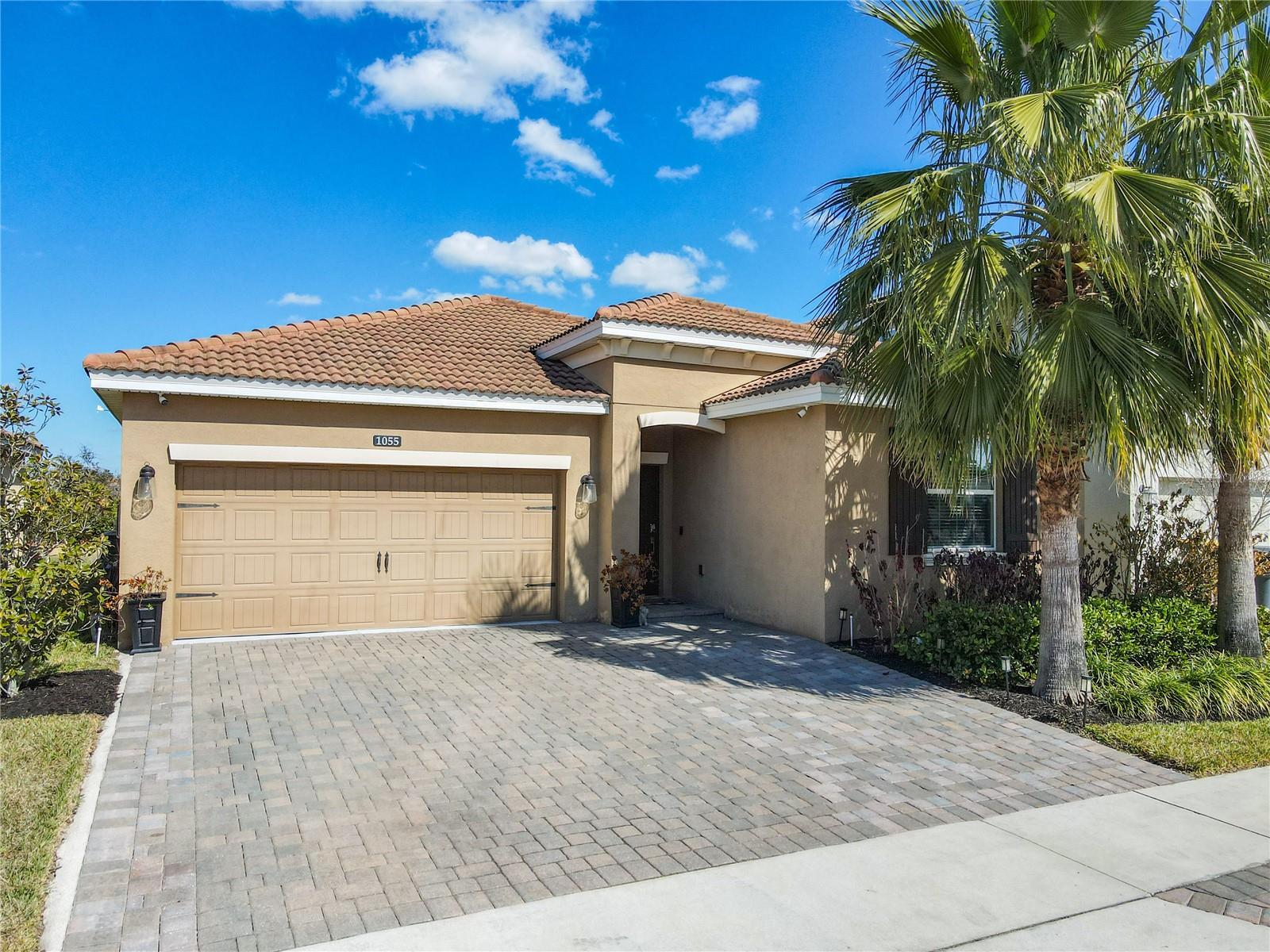 Single Family Residence in DAVENPORT, FL - Daniel Dourado