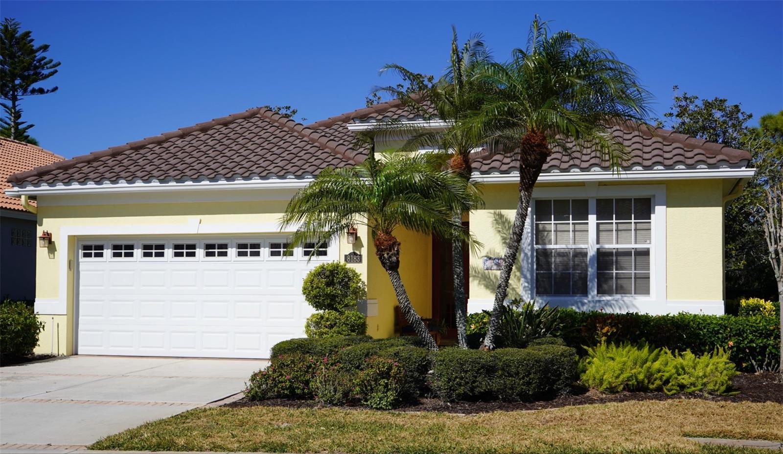 Single Family Residence in SARASOTA, FL - Daniel Dourado