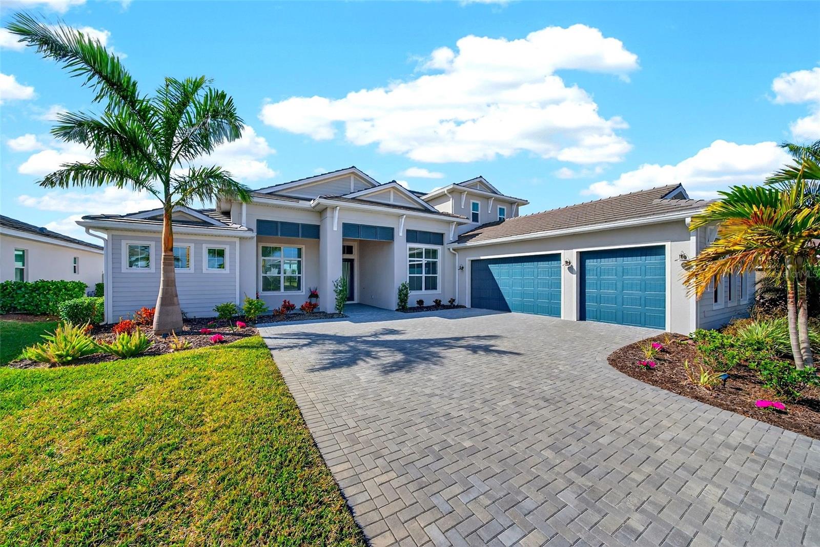 Single Family Residence in LAKEWOOD RANCH, FL - Daniel Dourado