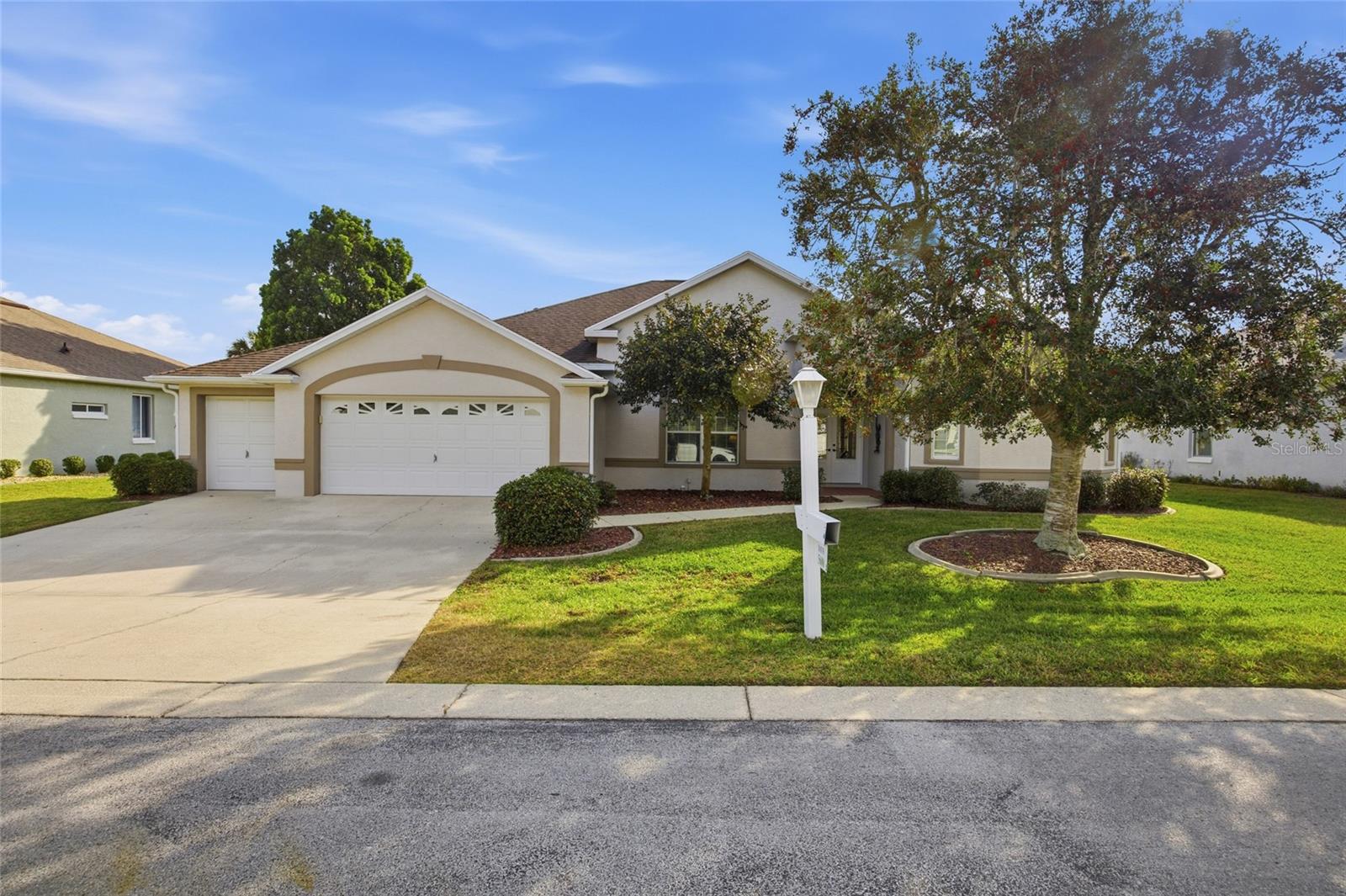 Single Family Residence in OCALA, FL - Daniel Dourado