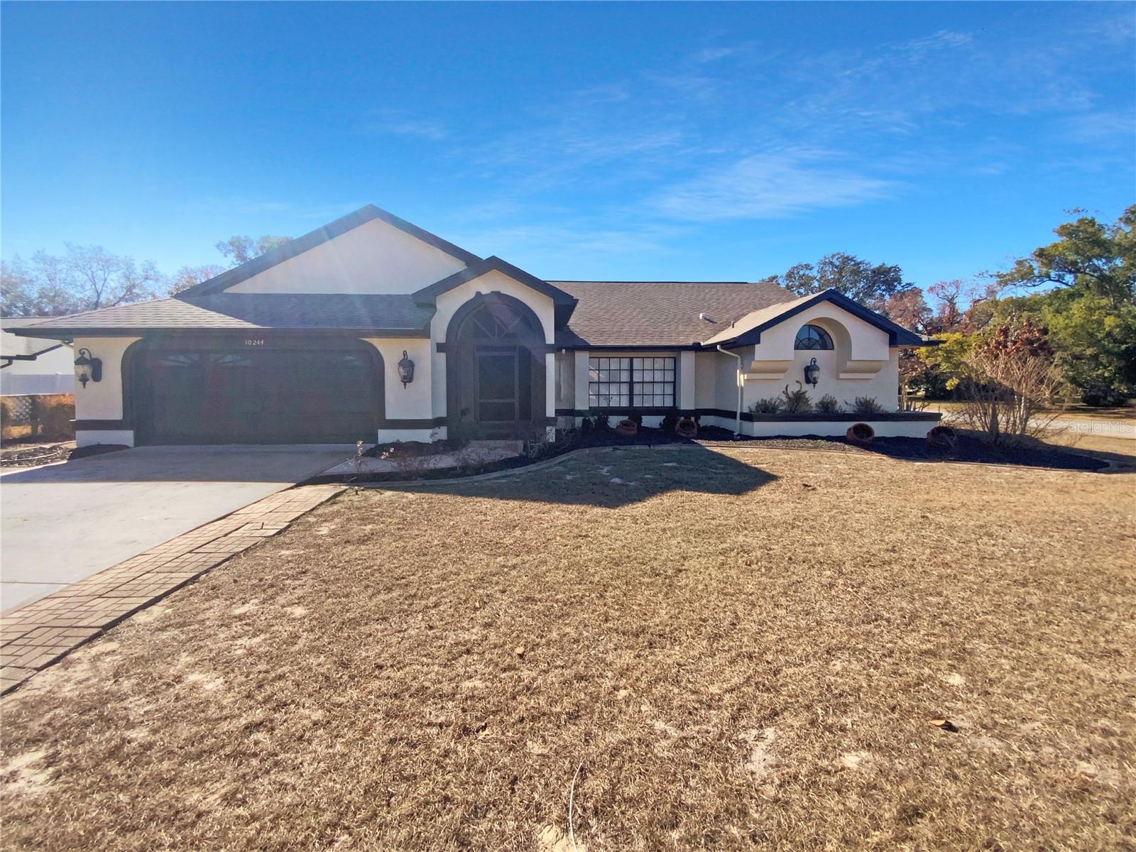 Single Family Residence em SPRING HILL, FL - Daniel Dourado