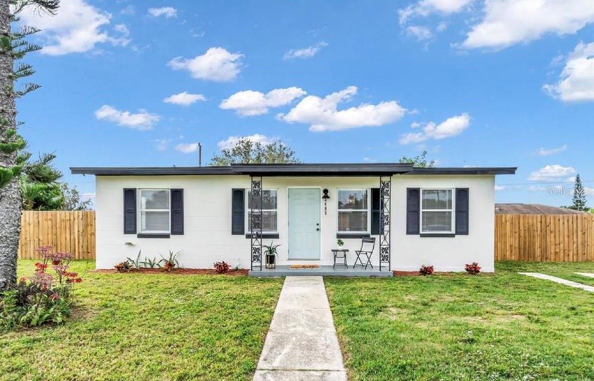 Single Family Residence in PORT CHARLOTTE, FL - Daniel Dourado