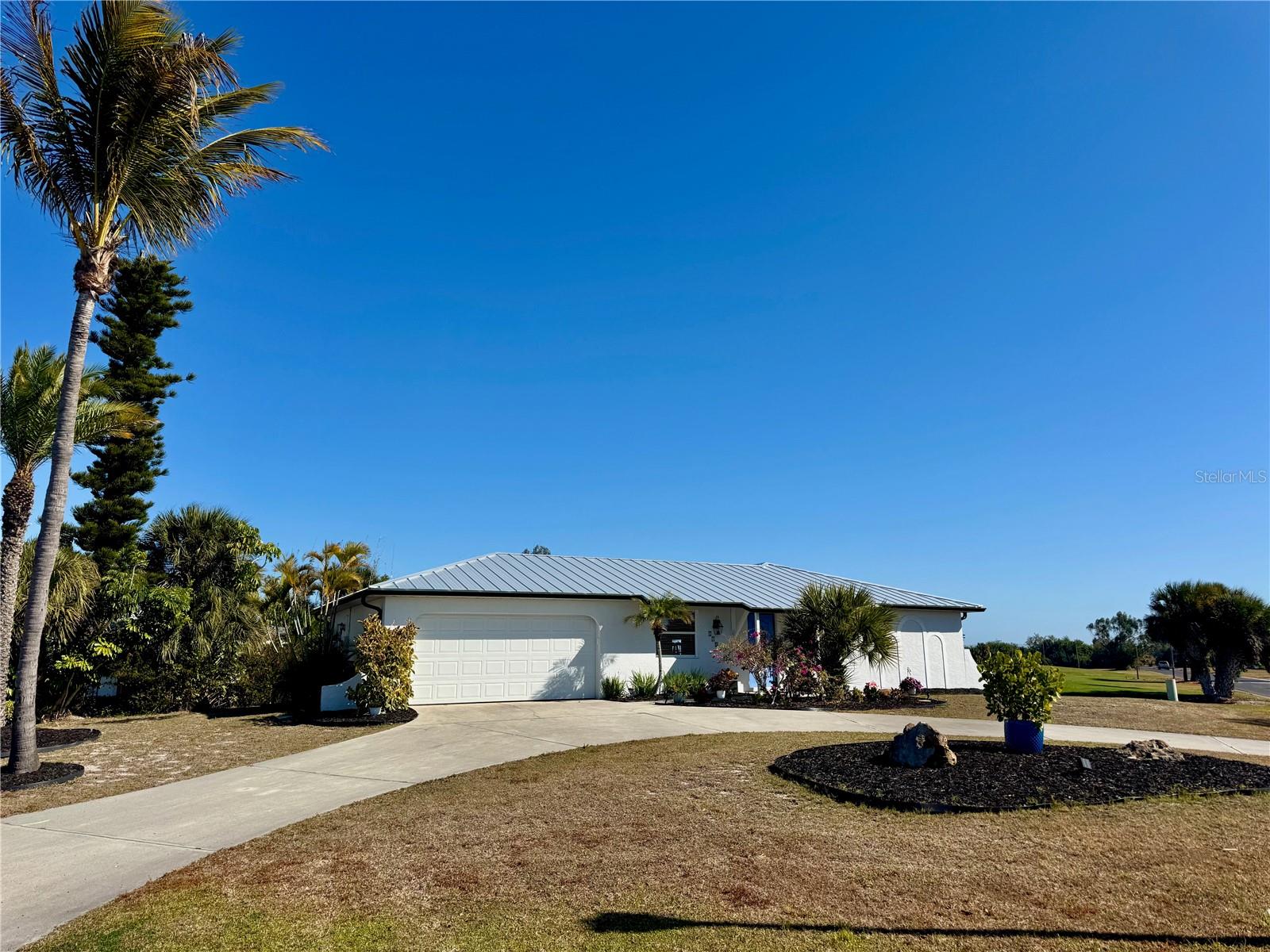 Single Family Residence in ROTONDA WEST, FL - Daniel Dourado