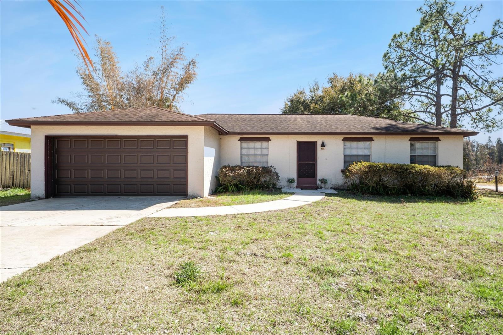 Single Family Residence in SANFORD, FL - Daniel Dourado