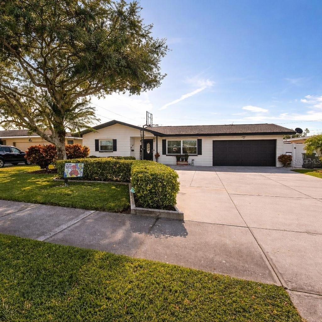 Single Family Residence em LARGO, FL - Daniel Dourado