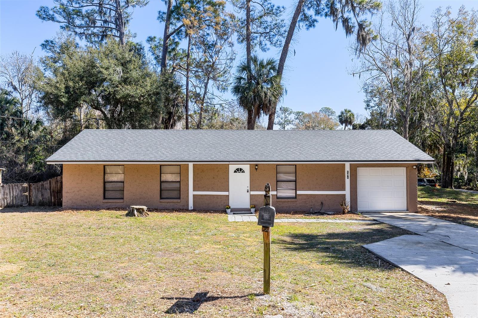 Single Family Residence em DEBARY, FL - Daniel Dourado