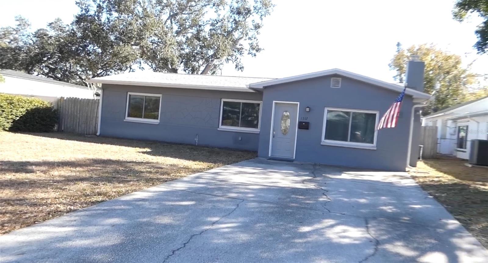 Single Family Residence em ST PETERSBURG, FL - Daniel Dourado