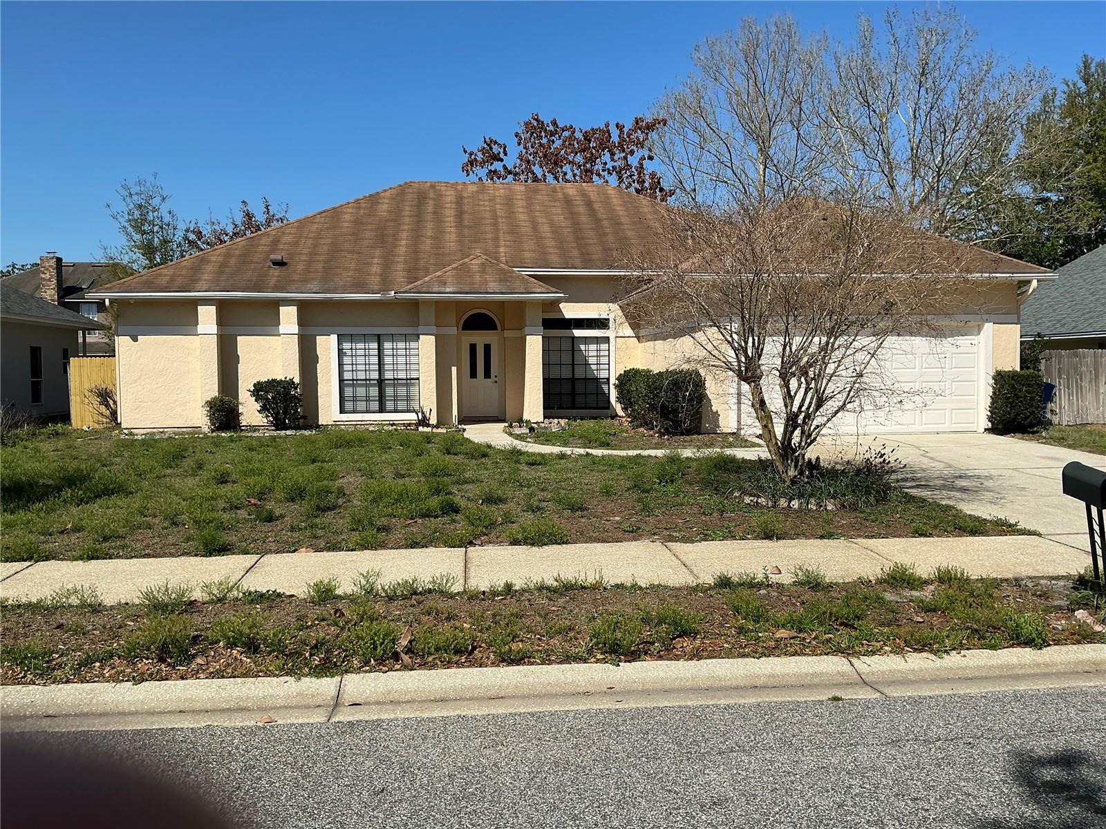 Single Family Residence in OVIEDO, FL - Daniel Dourado