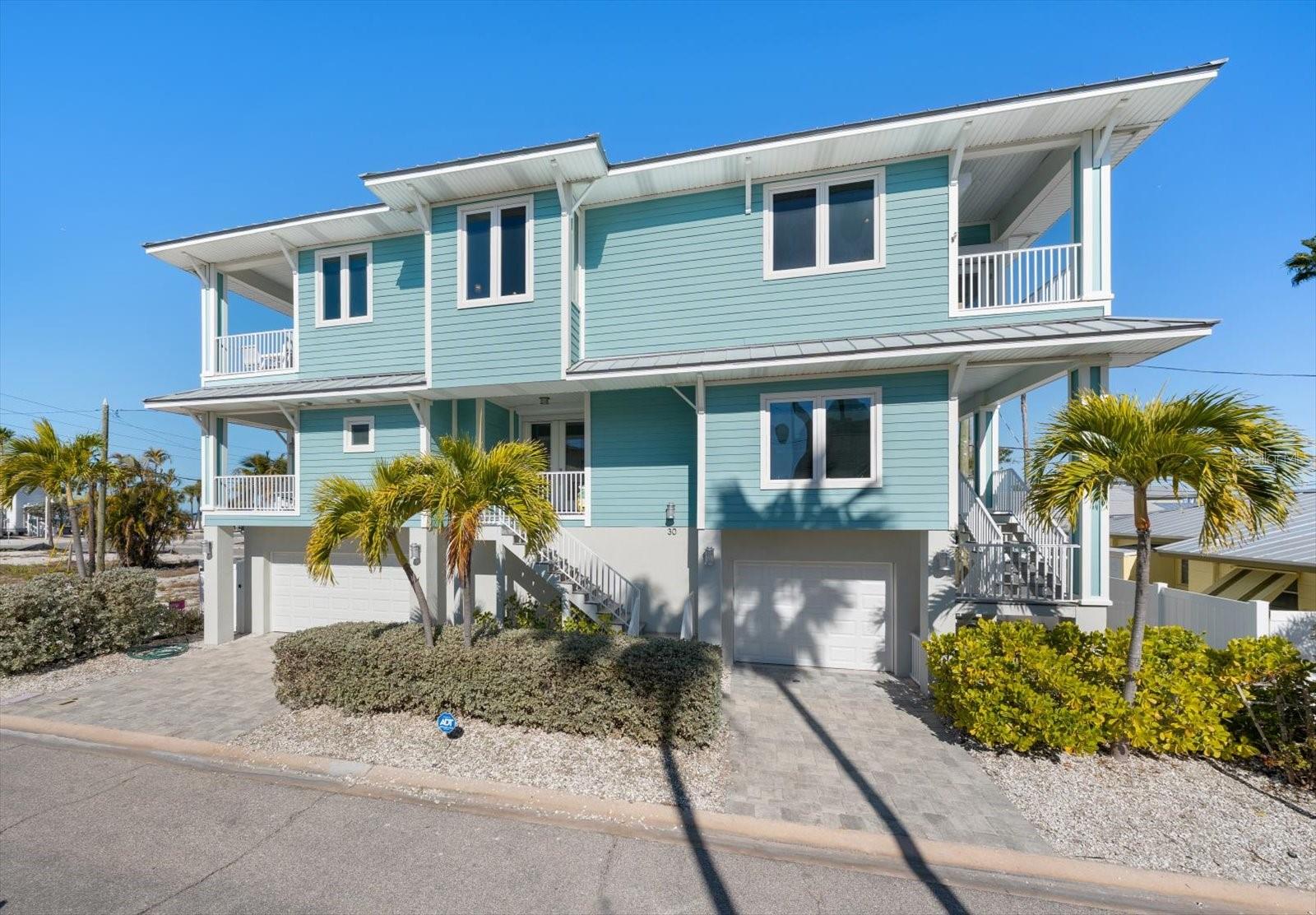 Single Family Residence in TREASURE ISLAND, FL - Daniel Dourado