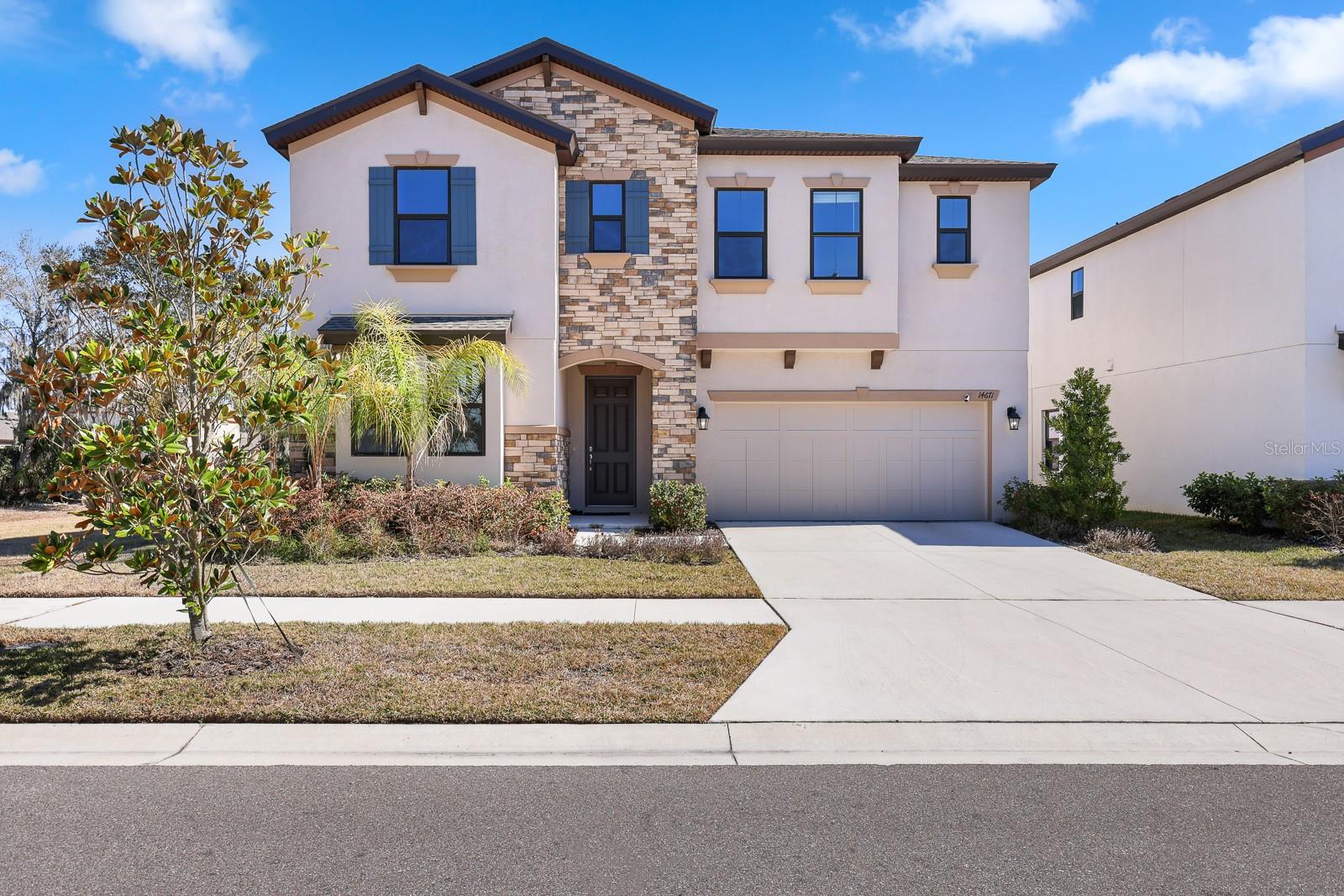 Single Family Residence in LITHIA, FL - Daniel Dourado