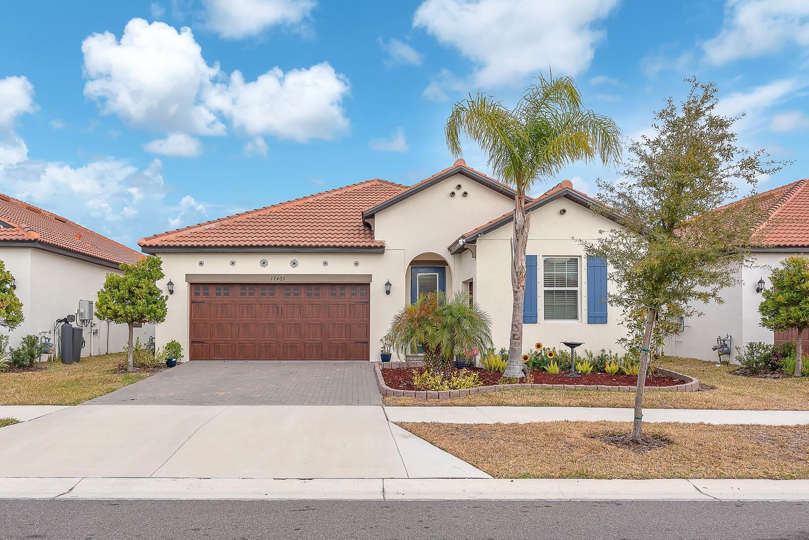 Single Family Residence in WIMAUMA, FL - Daniel Dourado