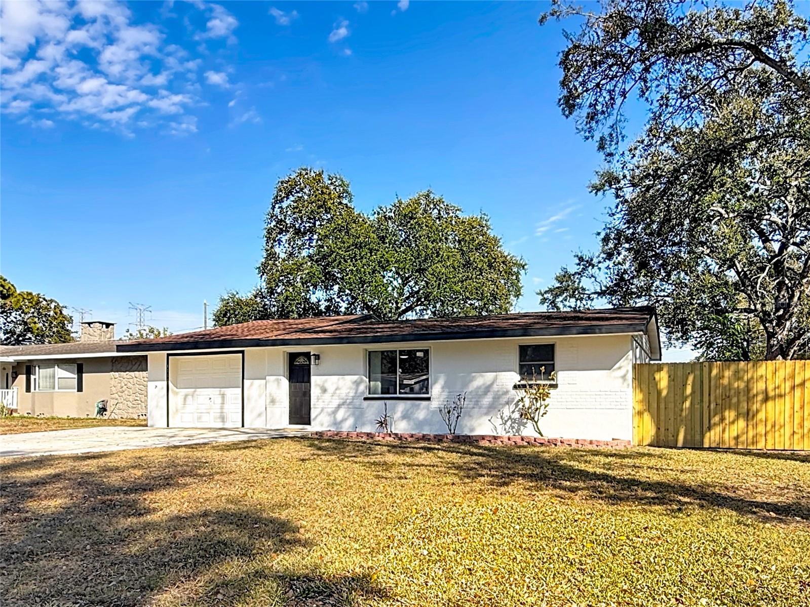 Single Family Residence em CLEARWATER, FL - Daniel Dourado