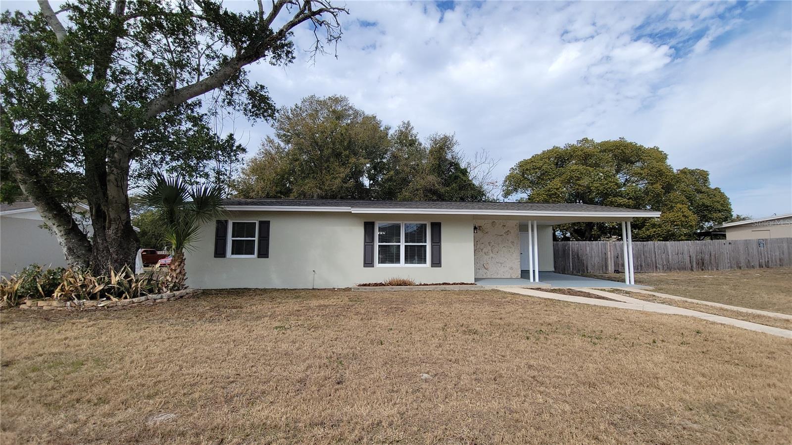 Single Family Residence em DELTONA, FL - Daniel Dourado