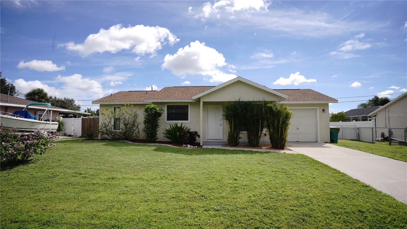 Single Family Residence in PORT CHARLOTTE, FL - Daniel Dourado