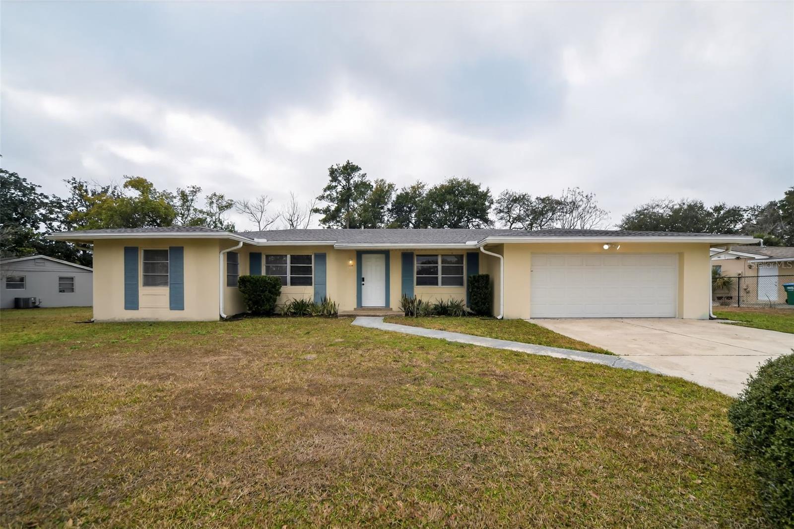 Single Family Residence em DELTONA, FL - Daniel Dourado