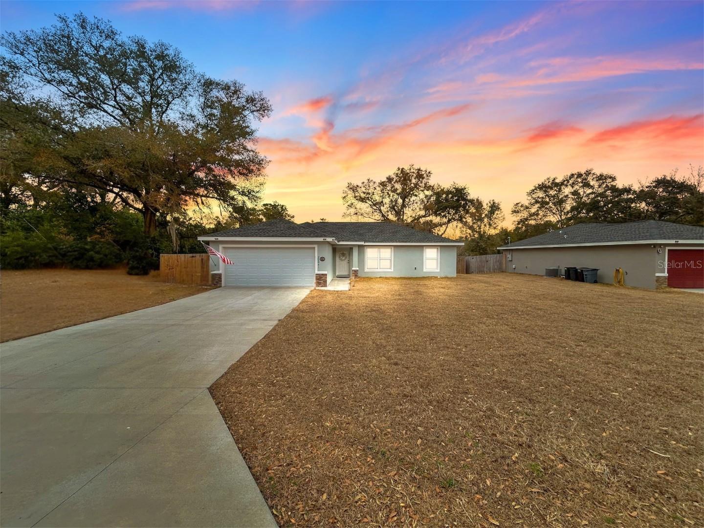 Single Family Residence in DUNNELLON, FL - Daniel Dourado