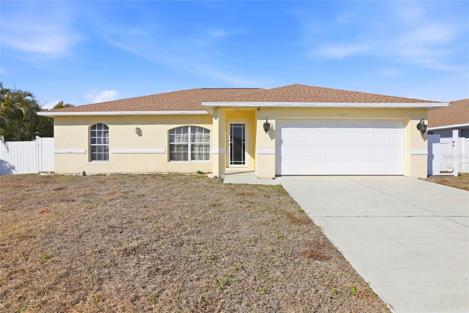 Single Family Residence em CAPE CORAL, FL - Daniel Dourado