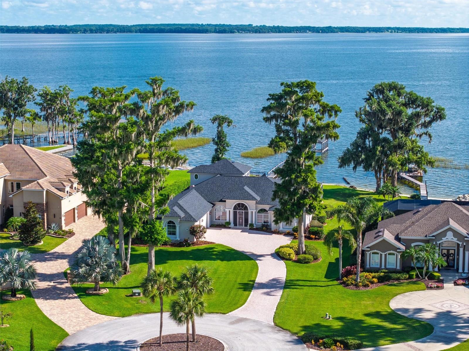 Single Family Residence em YALAHA, FL - Daniel Dourado