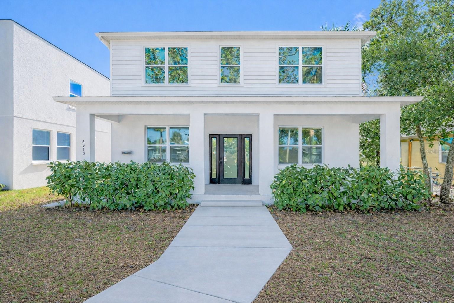 Single Family Residence em ST PETERSBURG, FL - Daniel Dourado