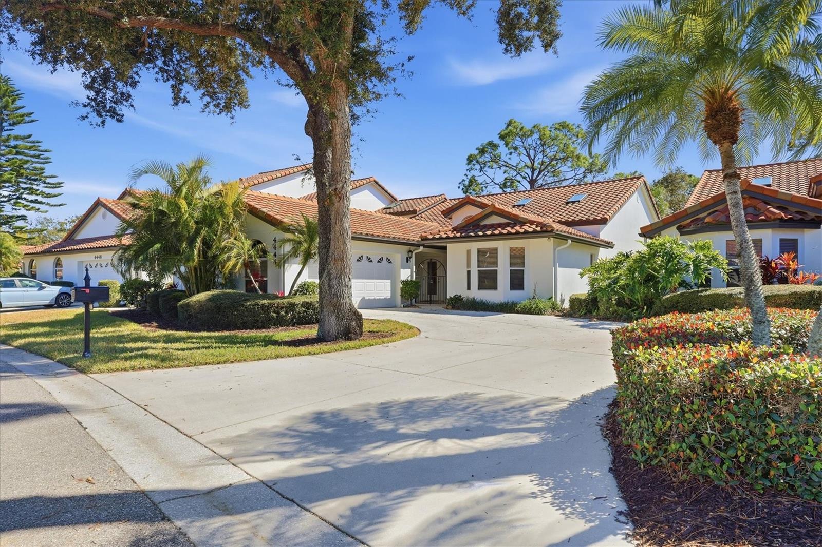 Single Family Residence in SARASOTA, FL - Daniel Dourado