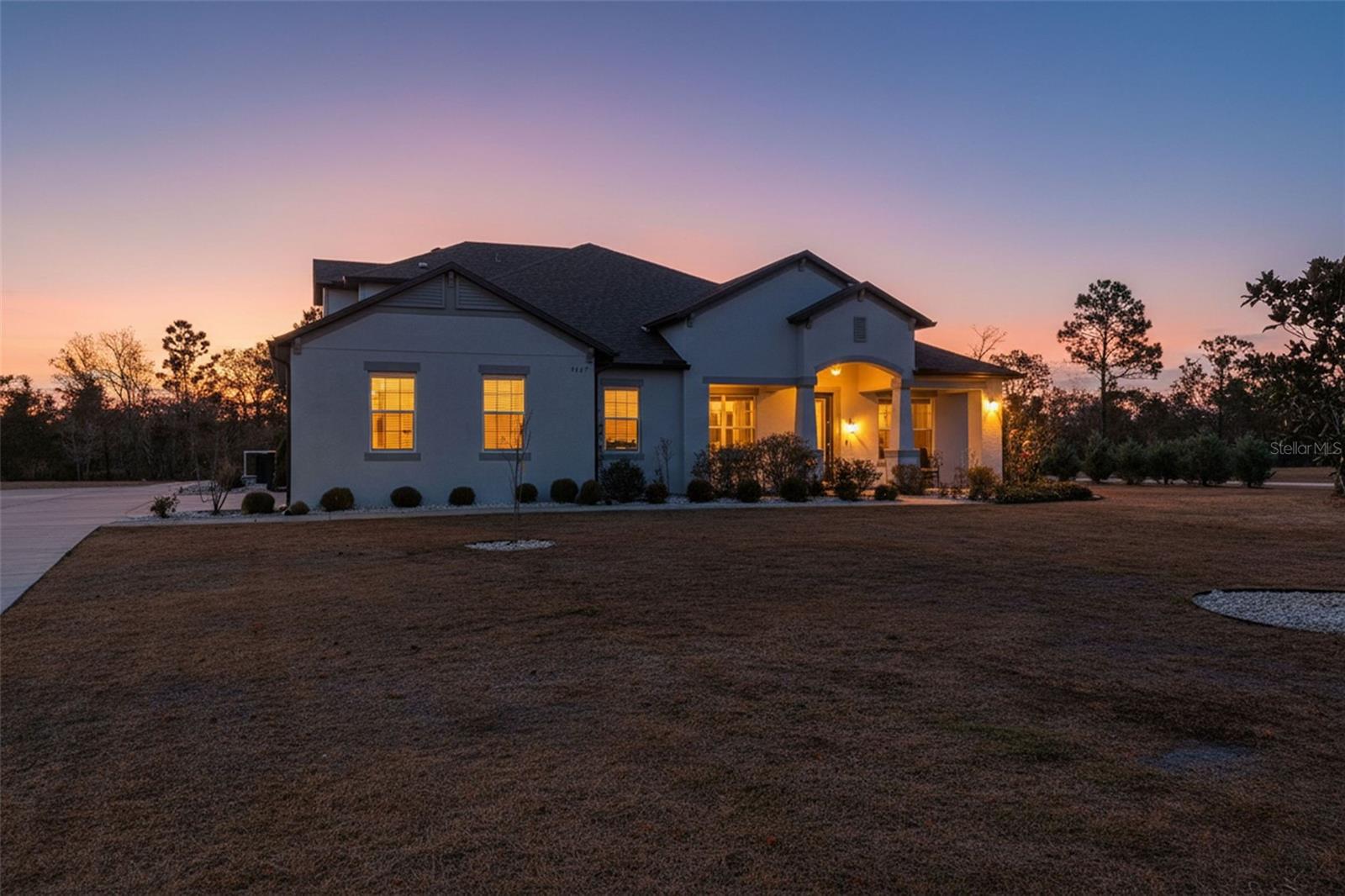 Single Family Residence em WEEKI WACHEE, FL - Daniel Dourado