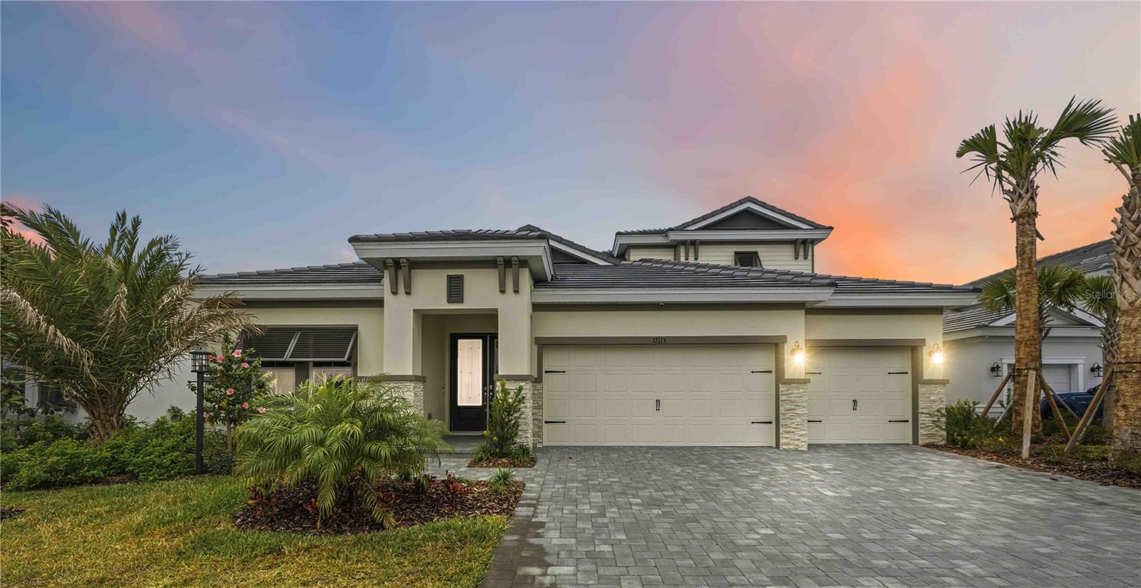 Single Family Residence in LAKEWOOD RANCH, FL - Daniel Dourado