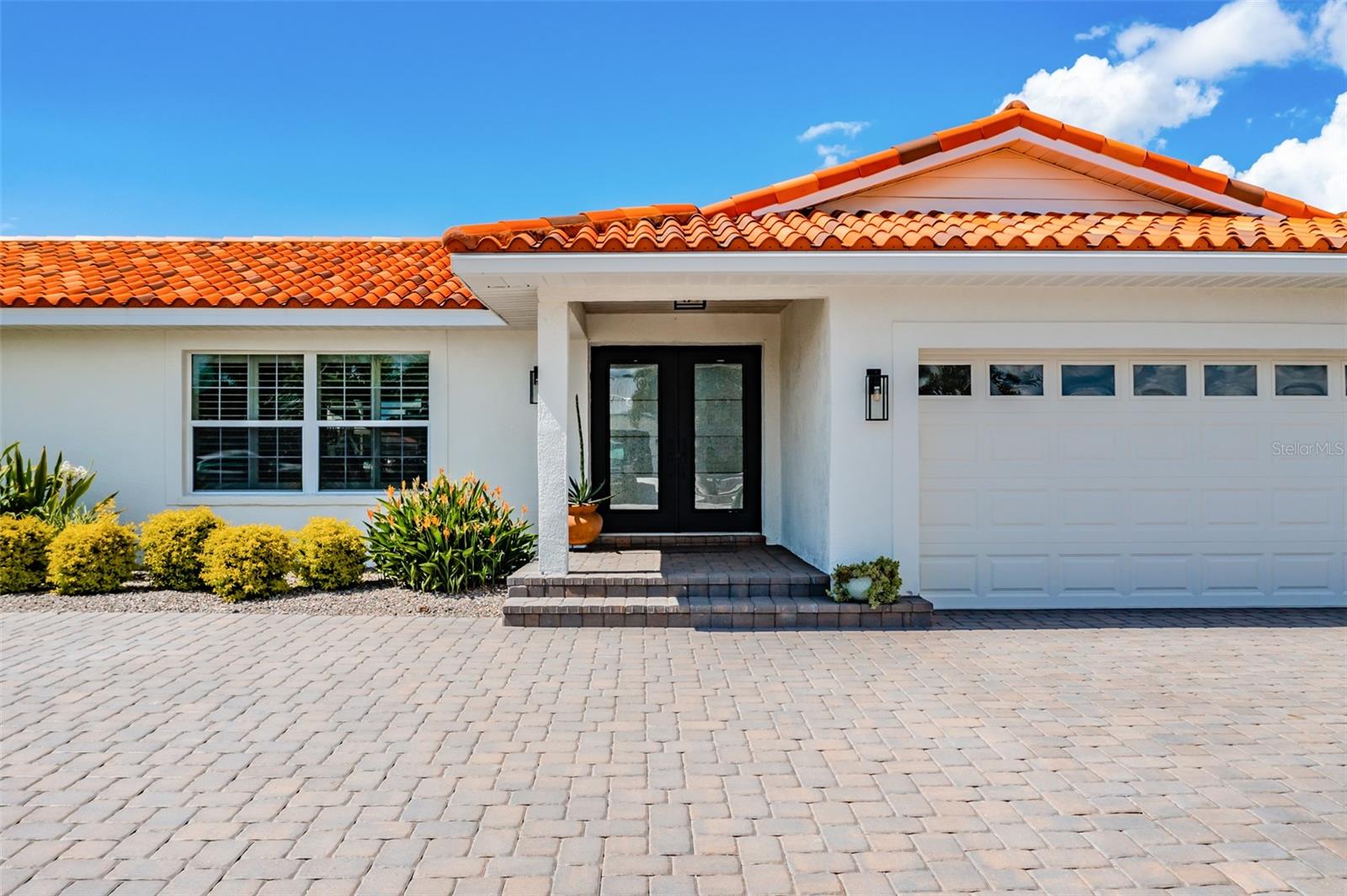 Single Family Residence in APOLLO BEACH, FL - Daniel Dourado