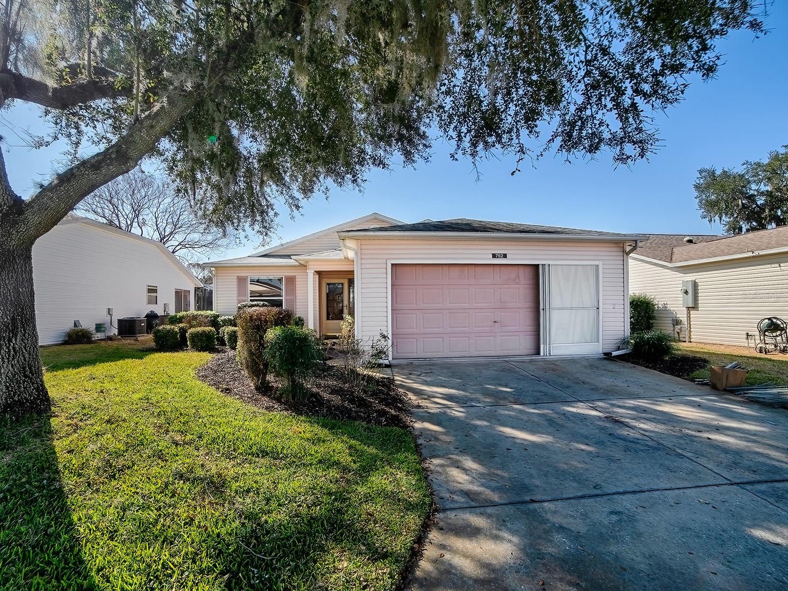 Single Family Residence em LEESBURG, FL - Daniel Dourado