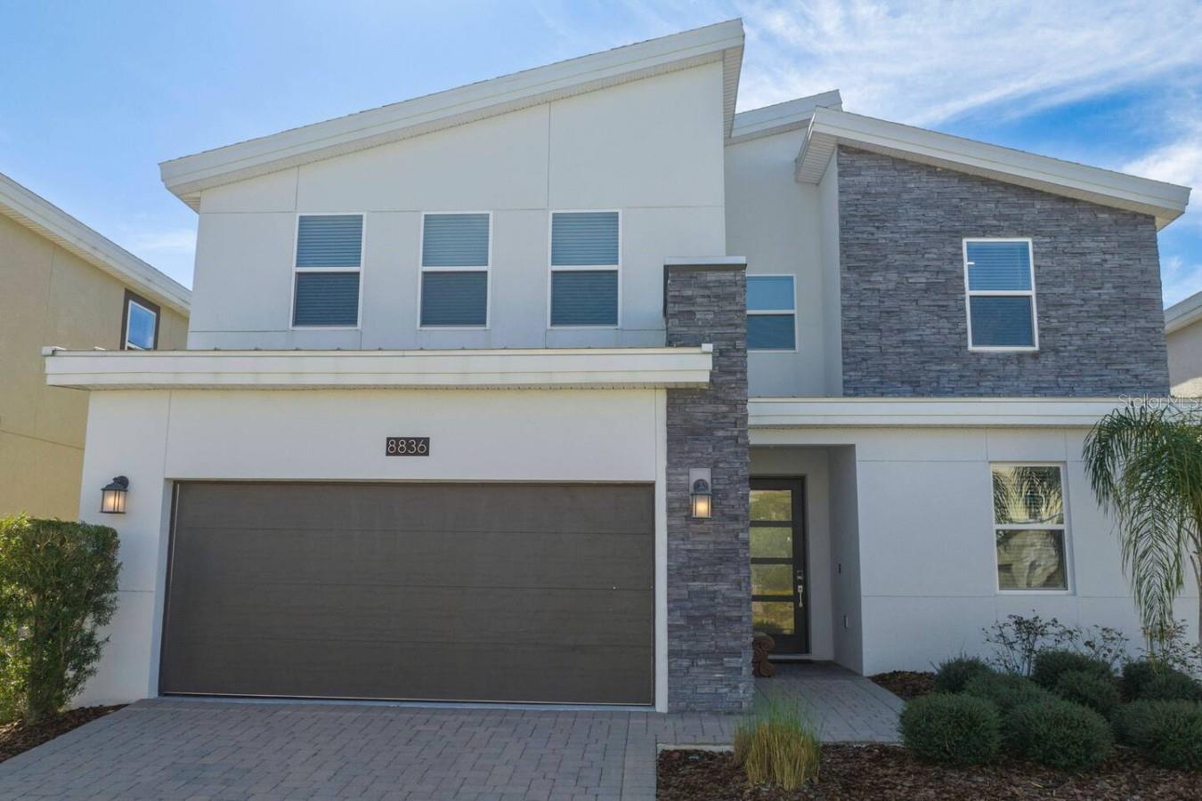 Single Family Residence in DAVENPORT, FL - Daniel Dourado