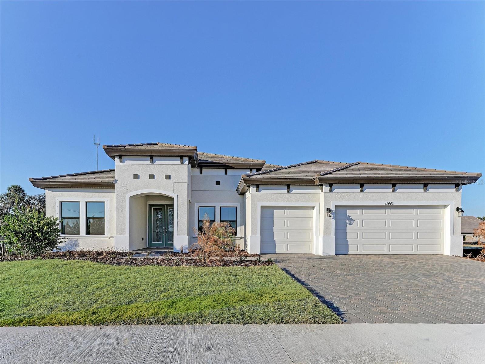 Single Family Residence in RIVERVIEW, FL - Daniel Dourado