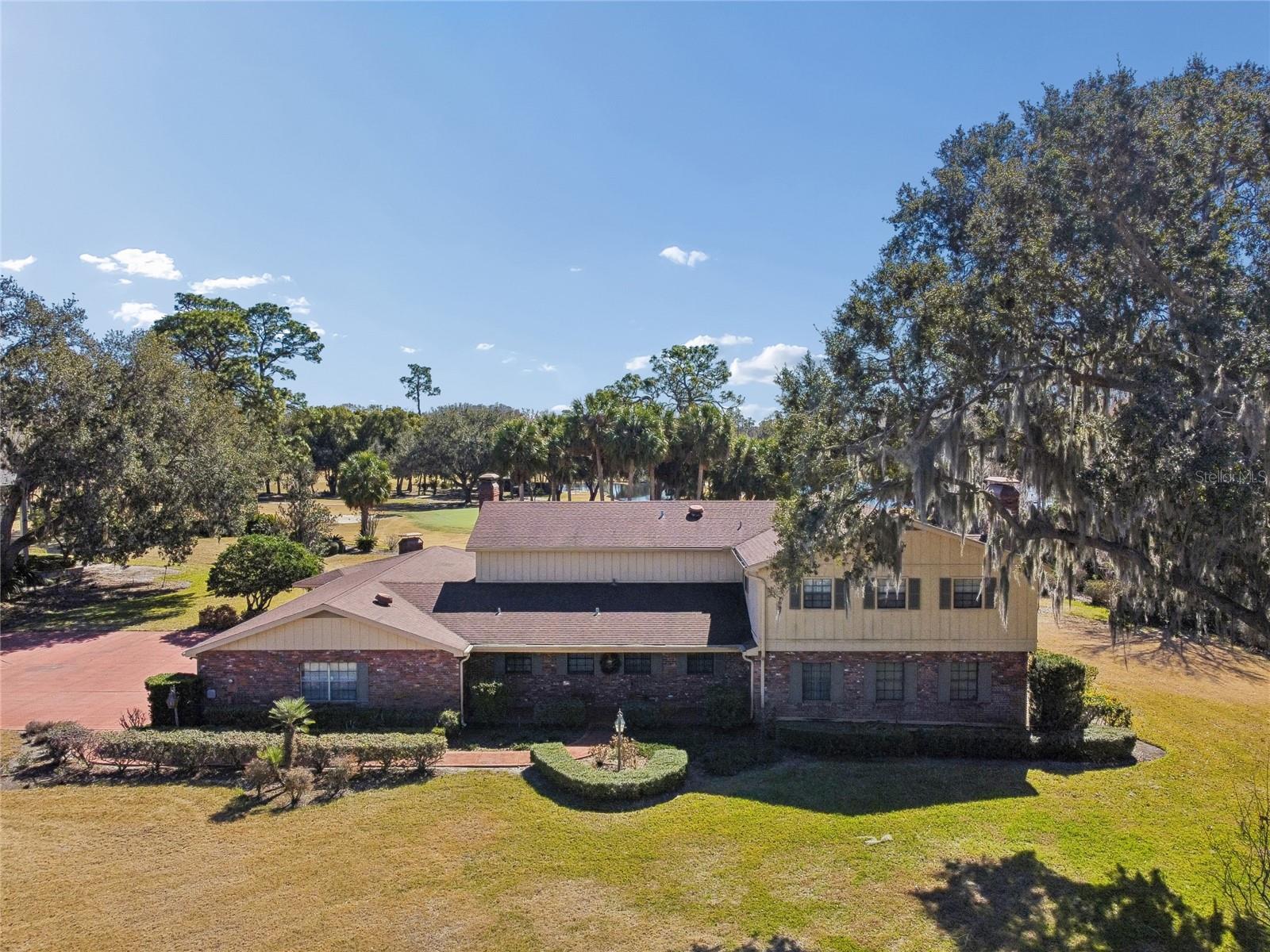 Single Family Residence in WESLEY CHAPEL, FL - Daniel Dourado