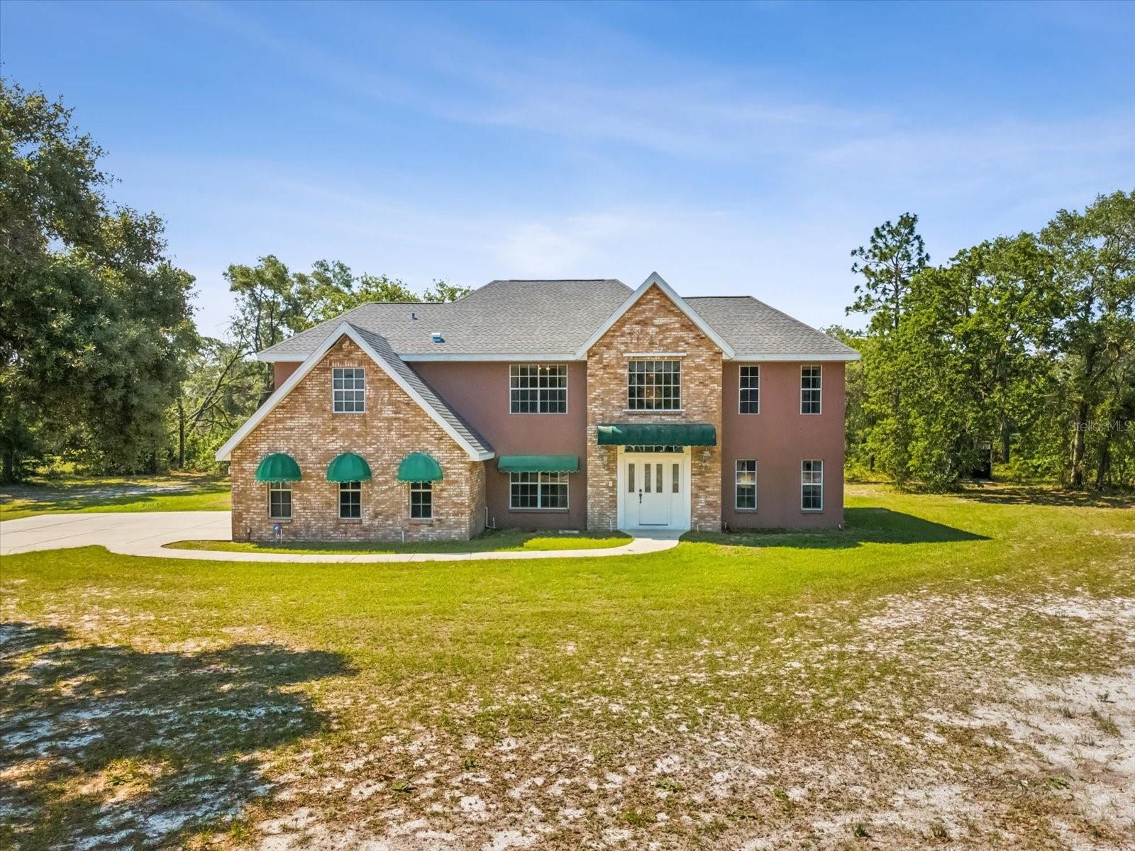 Single Family Residence em SPRING HILL, FL - Daniel Dourado