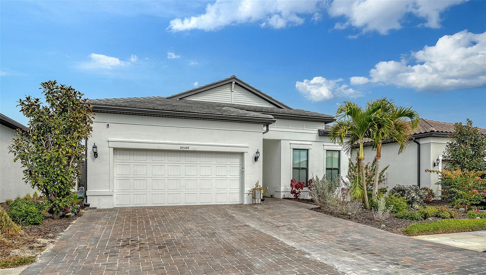 Single Family Residence in NOKOMIS, FL - Daniel Dourado