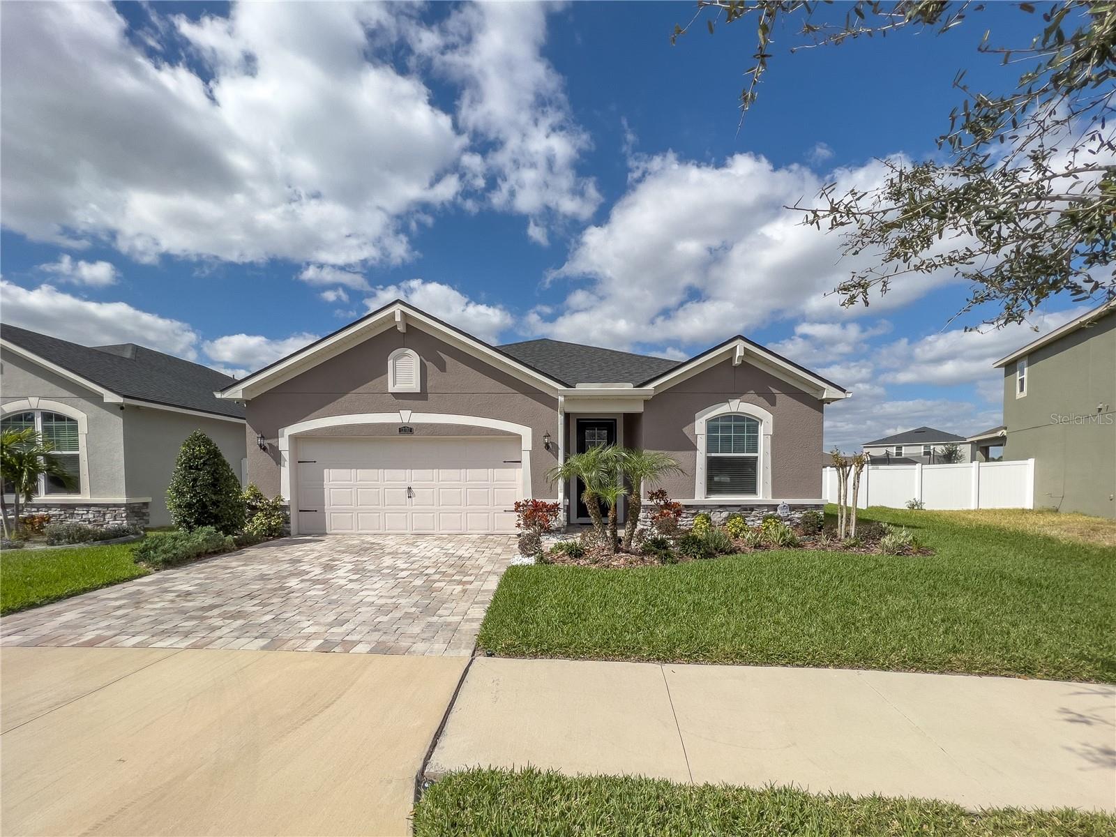 Single Family Residence in RIVERVIEW, FL - Daniel Dourado