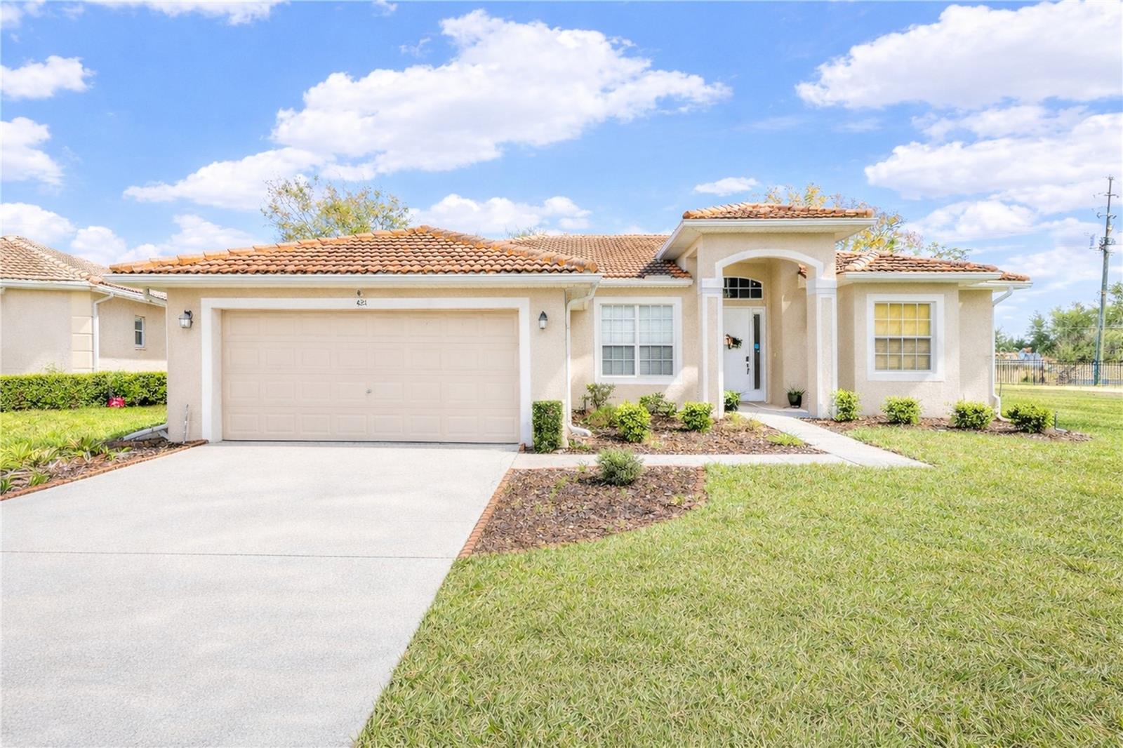 Single Family Residence in POINCIANA, FL - Daniel Dourado