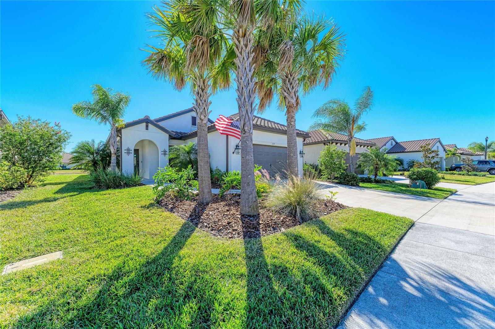 Single Family Residence in NOKOMIS, FL - Daniel Dourado