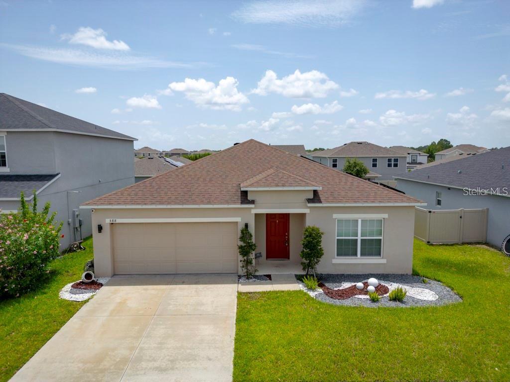 Single Family Residence in DAVENPORT, FL - Daniel Dourado