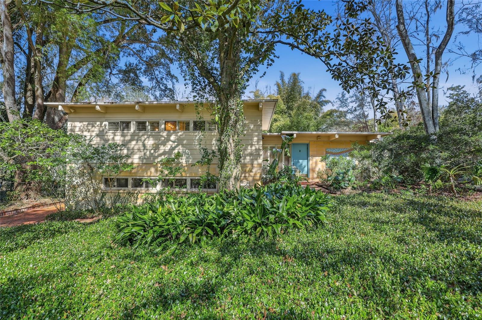 Single Family Residence in GAINESVILLE, FL - Daniel Dourado