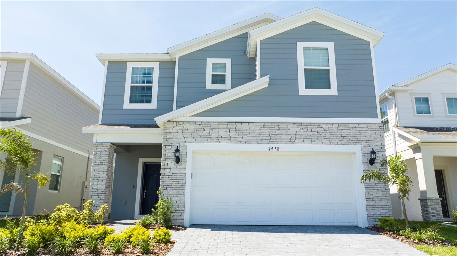 Single Family Residence in DAVENPORT, FL - Daniel Dourado