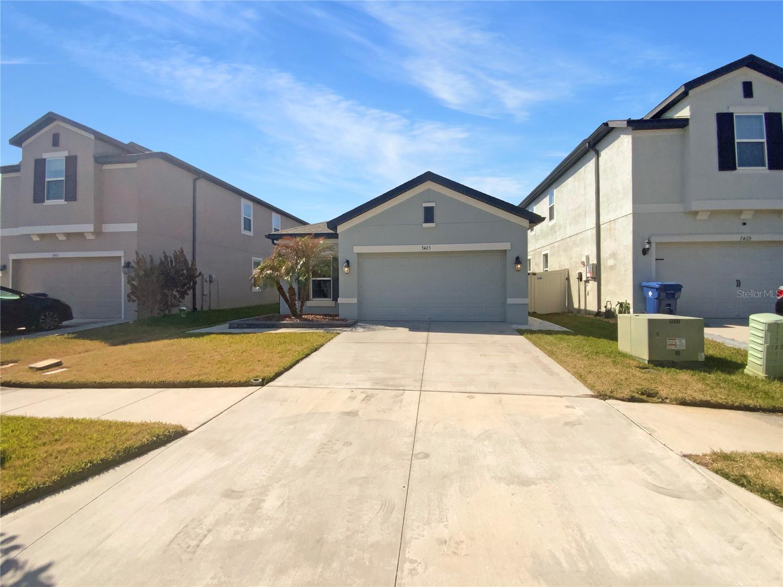 Single Family Residence in WESLEY CHAPEL, FL - Daniel Dourado