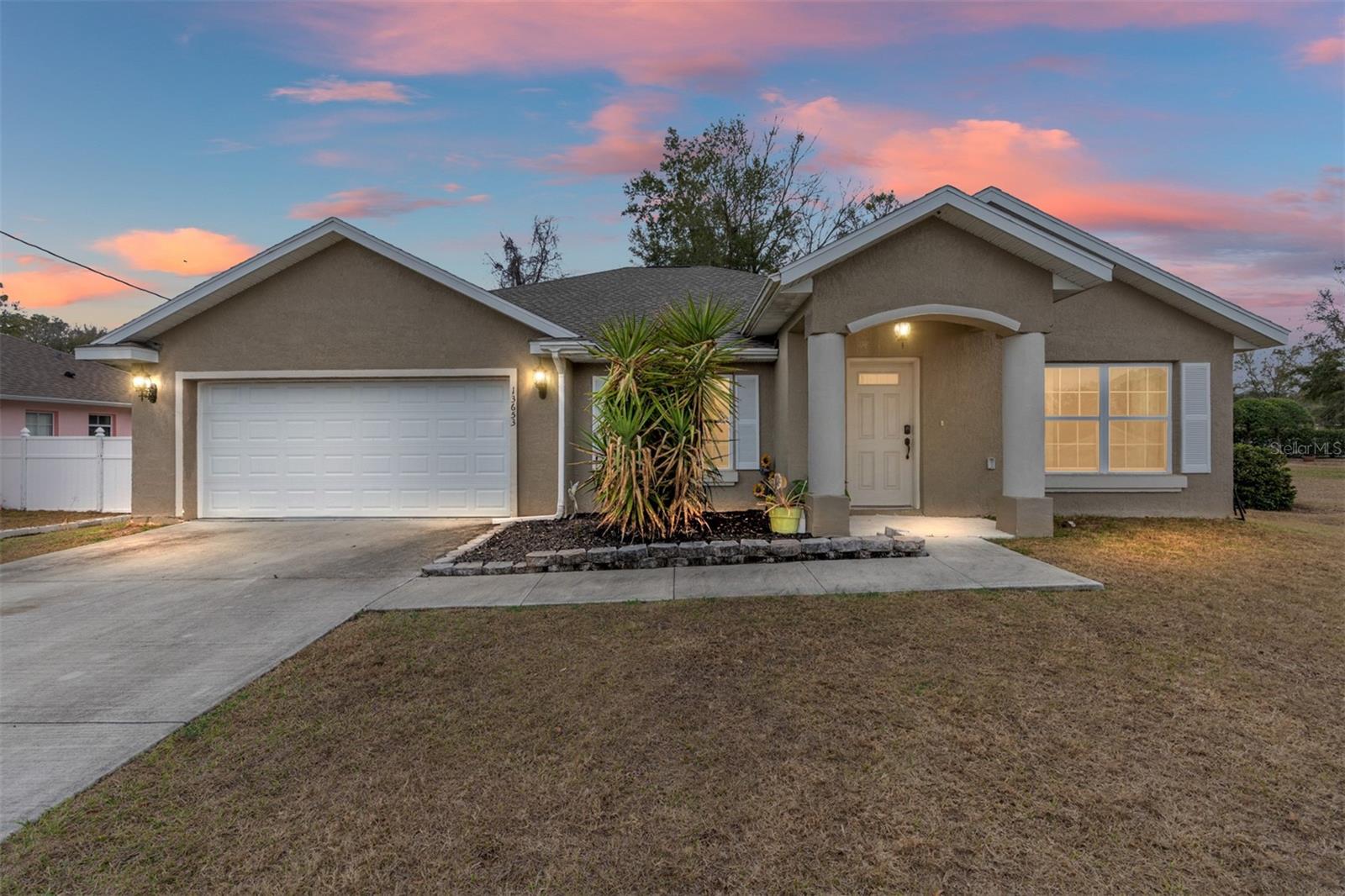 Single Family Residence em SUMMERFIELD, FL - Daniel Dourado