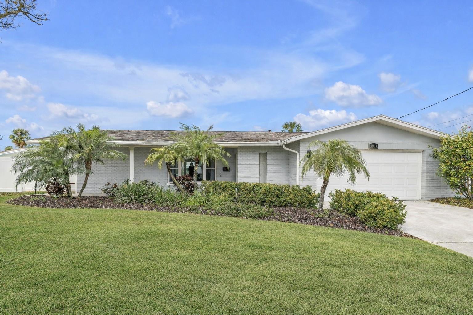 Single Family Residence em ST PETERSBURG, FL - Daniel Dourado