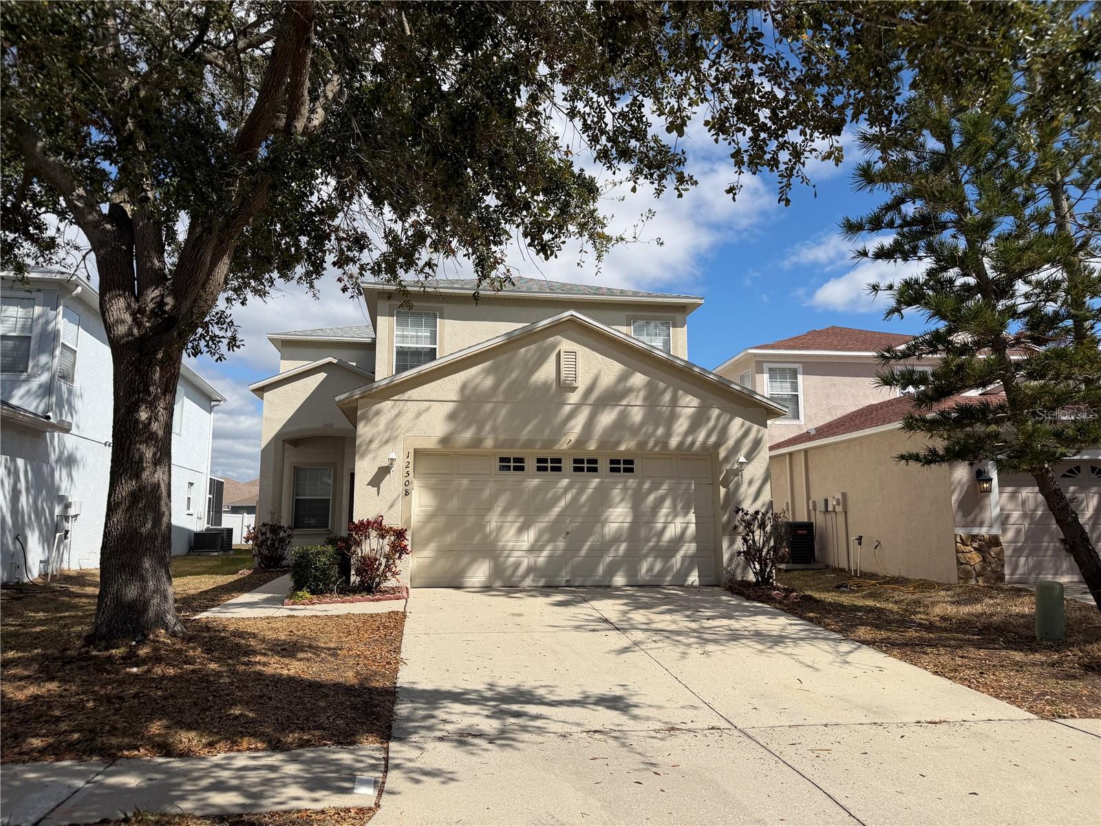 Single Family Residence in RIVERVIEW, FL - Daniel Dourado