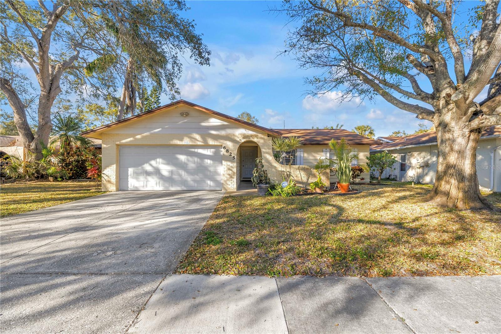 Single Family Residence em PINELLAS PARK, FL - Daniel Dourado