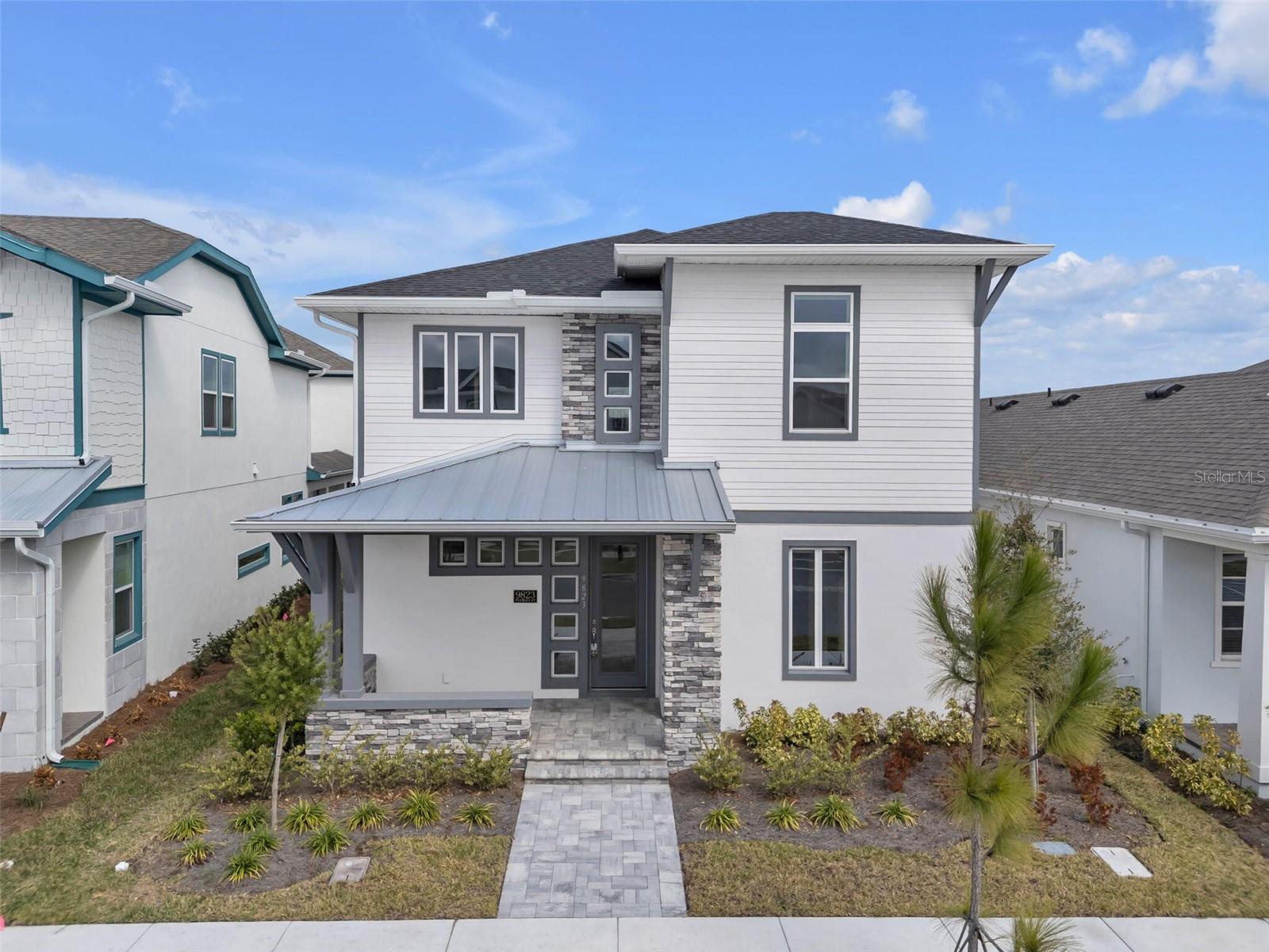 Single Family Residence in ORLANDO, FL - Daniel Dourado