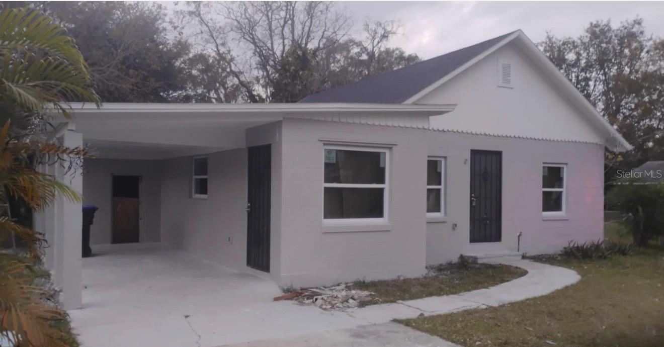 Single Family Residence in ORLANDO, FL - Daniel Dourado